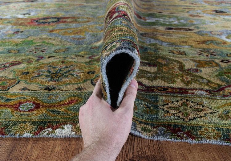 It's not that easy to find non-toxic rug.
