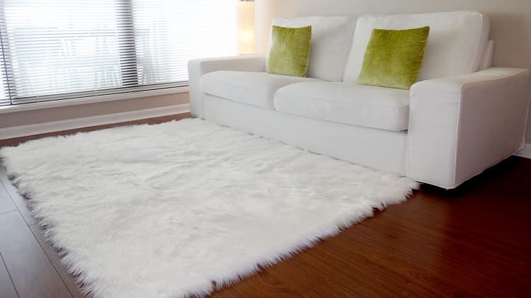 White Sheepskin Fur Rug.